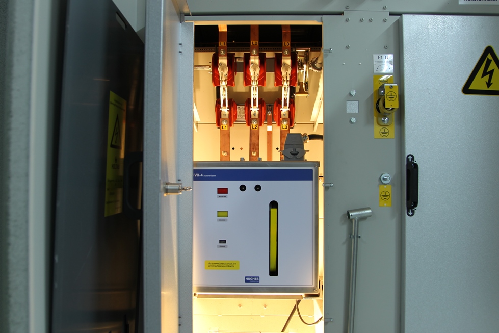Hughes Power System substation kiosk autorecloser recloser 12kV 24kV 